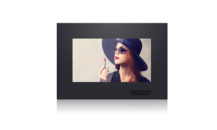 7 inch Basic Enclosed LCD Advertising Screen